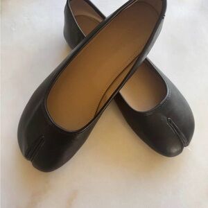 Black Women's Tabi Style Ballet Flats